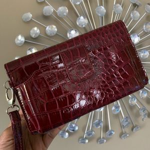 EyePocket Burgundy Faux Gator Skin Wristlet